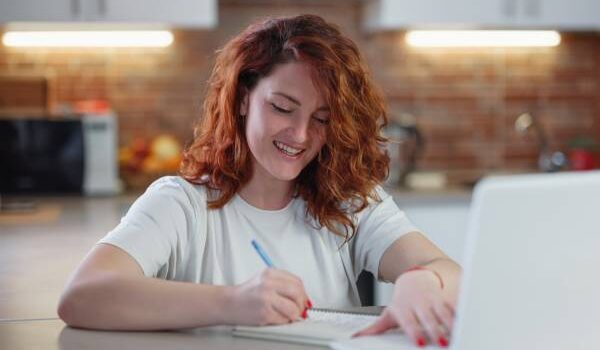 Jak napisać CV copywritera i list motywacyjny?