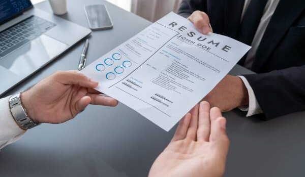 CV graficzne - stwórz kreatywny życiorys, który zachwyci rekruterów!