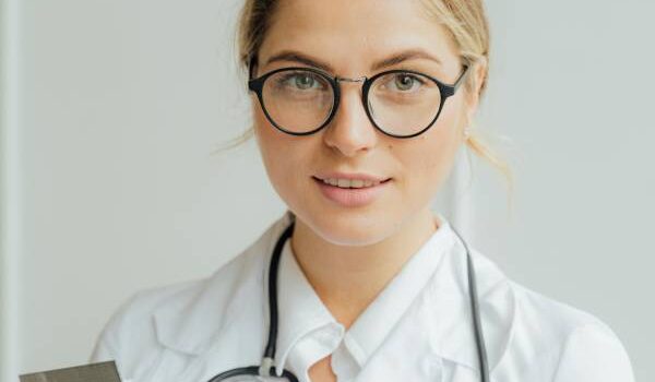 Jak stworzyć skuteczne CV lekarza?