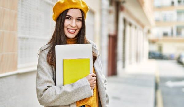 CV po francusku - jak napisać? Przykładowe CV po francusku