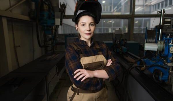 CV spawacza - porady i wzór CV spawacza