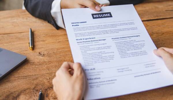 Jak napisać dobre CV? Jak wygląda dobre CV [przykład]