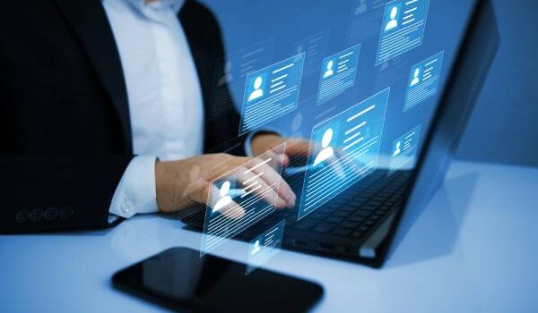 Idealne CV - jak stworzyć perfekcyjne CV, z którym znajdziesz pracę?