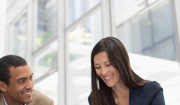 Jak napisać CV? Praktyczne wskazówki 