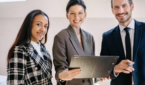 Jak się ubrać na rozmowę kwalifikacyjną? Zobacz, jak powinien wyglądać ubiór na rozmowę o pracę