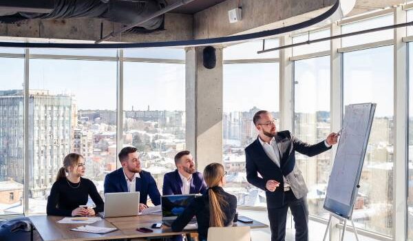 Szkolenia BHP - wszystko, co warto wiedzieć na temat szkolenia z zakresu BHP