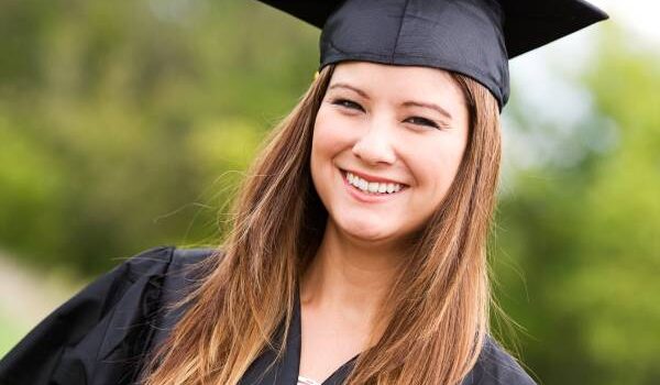 Wykształcenie w CV - jak wpisać szkołę i studia w CV?